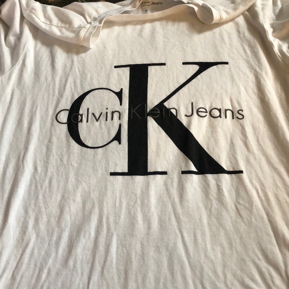 Calvin Klein crop tee (M)